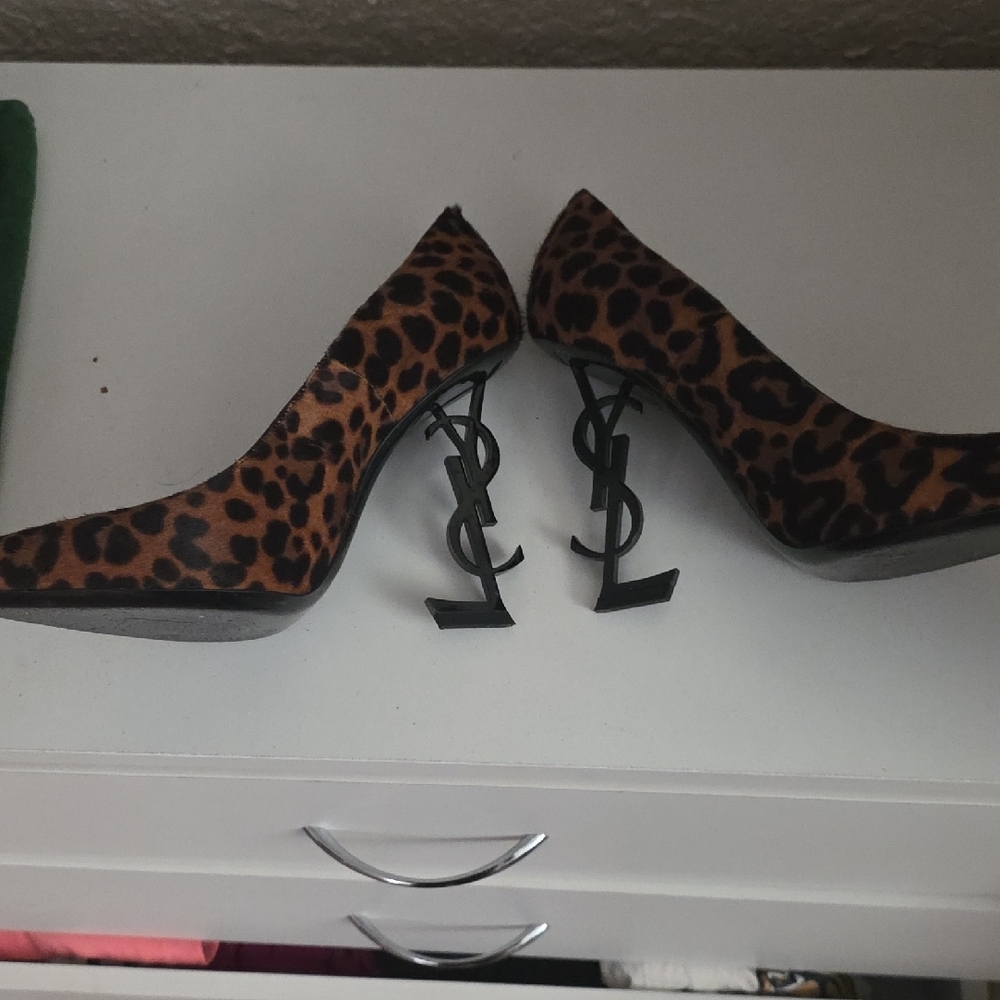 Saint Laurent Leopard Print Heels - Picture 4 of 5